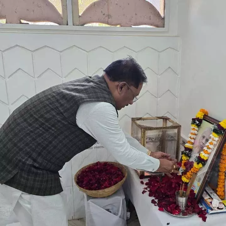 CM विष्णुदेव साय ने केदार कश्यप की माताजी के निधन पर शोकसभा में दी श्रद्धांजलि CM विष्णुदेव साय ने केदार कश्यप की माताजी के निधन पर शोकसभा में दी श्रद्धांजलि