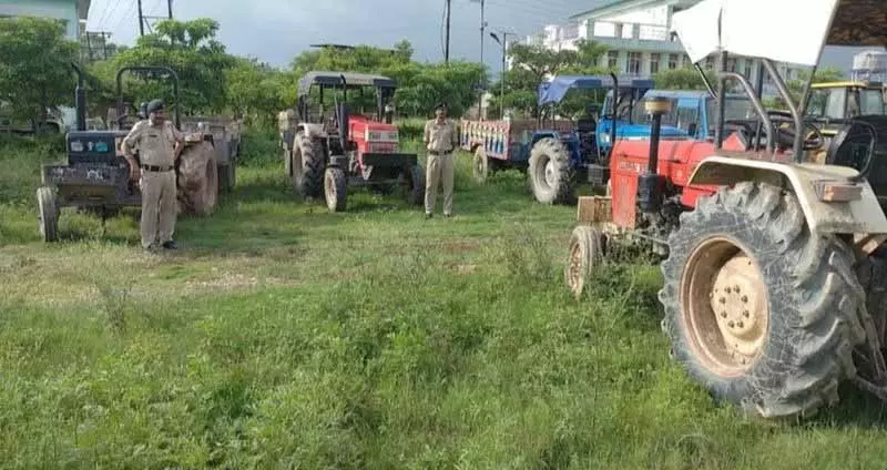 Baddi-Barotiwala-Nalagarh बेल्ट में खनन पर दो महीने का रात का बैन लगाया गया Baddi-Barotiwala-Nalagarh बेल्ट में खनन पर दो महीने का रात का बैन लगाया गया