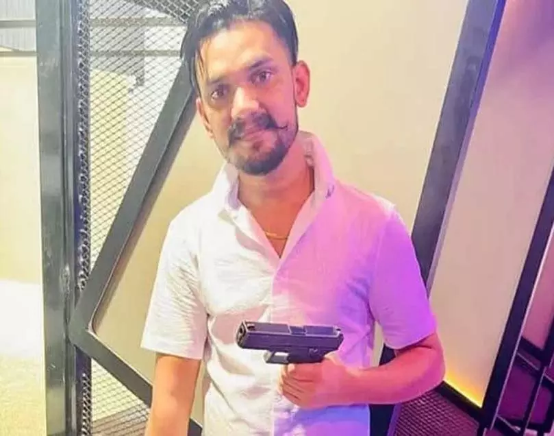 CG BREAKING: कुख्यात गैंगस्टर मयंक सिंह 27 दिसंबर तक पुलिस रिमांड पर CG BREAKING: कुख्यात गैंगस्टर मयंक सिंह 27 दिसंबर तक पुलिस रिमांड पर