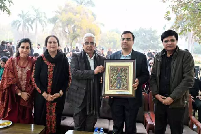 JU सांस्कृतिक श्रद्धांजलि के माध्यम से कलात्मक, साहित्यिक उत्कृष्टता का सम्मान करता है JU सांस्कृतिक श्रद्धांजलि के माध्यम से कलात्मक, साहित्यिक उत्कृष्टता का सम्मान करता है