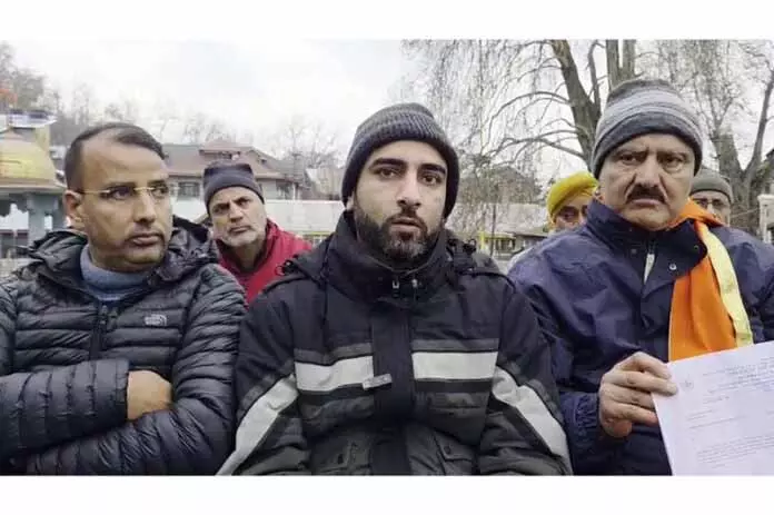 मट्टन के पवित्र झरनों में बैक्टीरियल, फंगल इन्फेक्शन के कारण मछलियों की मौत: Scientists मट्टन के पवित्र झरनों में बैक्टीरियल, फंगल इन्फेक्शन के कारण मछलियों की मौत: Scientists