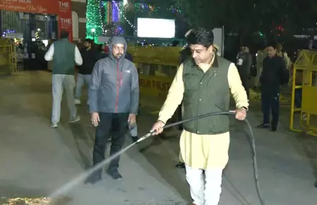कुलजीत सिंह चहल ने 15 दिनों के लिए एनडीएमसी के विशेष स्वच्छता अभियान की शुरुआत की कुलजीत सिंह चहल ने 15 दिनों के लिए एनडीएमसी के विशेष स्वच्छता अभियान की शुरुआत की