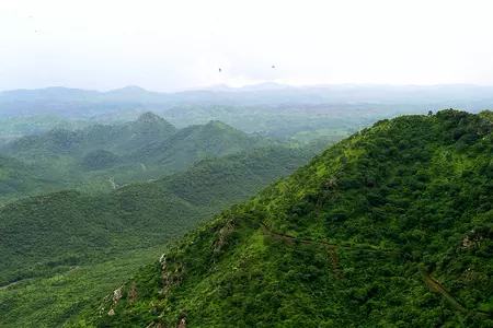 अरावली में कोई माइनिंग लीज नहीं दी जाएगी, संरक्षित क्षेत्र का विस्तार किया जाएगा: केंद्र सरकार अरावली में कोई माइनिंग लीज नहीं दी जाएगी, संरक्षित क्षेत्र का विस्तार किया जाएगा: केंद्र सरकार