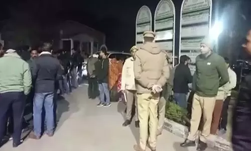 शिक्षक के सिर में गोली मारकर हत्या, लाइब्रेरी कैंटीन के पास वारदात
