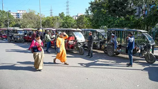 Gurugram में ट्रैफिक जाम कम करने के लिए ई-रिक्शा को मुख्य सड़कों से बैन किया जाएगा Gurugram में ट्रैफिक जाम कम करने के लिए ई-रिक्शा को मुख्य सड़कों से बैन किया जाएगा