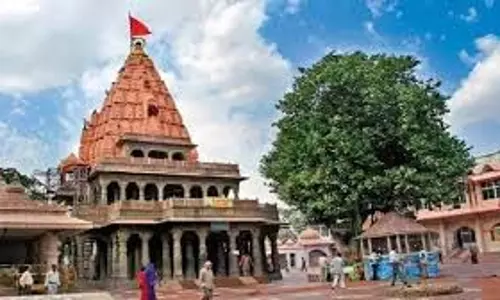 Ujjain:महाकाल मंदिर में आज से 5 जनवरी तक विशेष दर्शन व्यवस्था लागू Ujjain:महाकाल मंदिर में आज से 5 जनवरी तक विशेष दर्शन व्यवस्था लागू