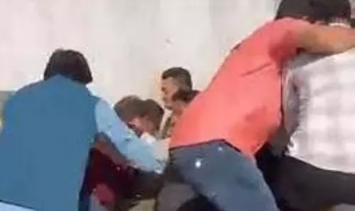 Dewas: स्वागत कार्यक्रम के दौरान टूटा मंच,  कई कांग्रेसी नेताओं को आई हल्की चोट