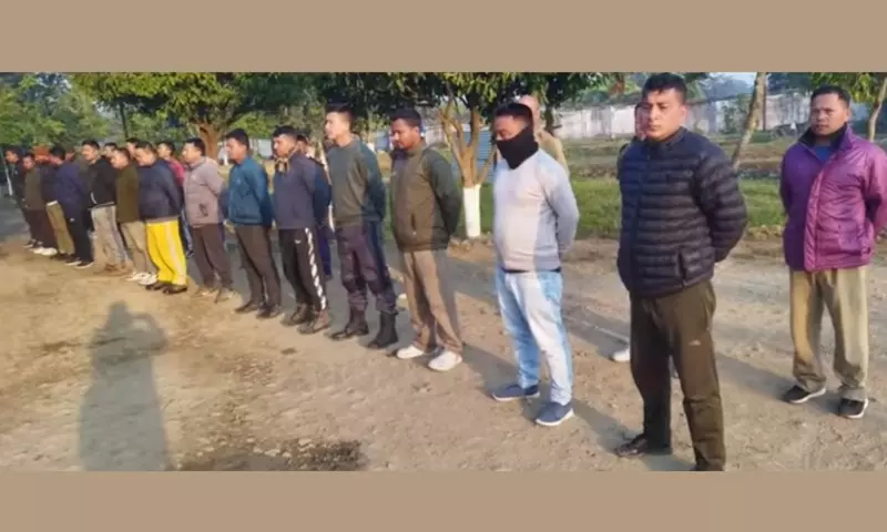 Manipur में 10,000 से अधिक कर्मियों की ‘पेन डाउन, गन डाउन’ हड़ताल जारी Manipur में 10,000 से अधिक कर्मियों की ‘पेन डाउन, गन डाउन’ हड़ताल जारी