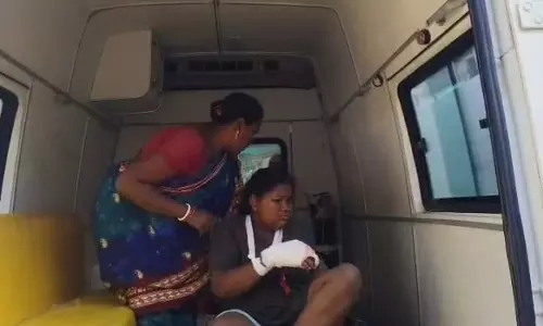 Odisha: बम फटने से नाबालिग गंभीर रूप से घायल Odisha: बम फटने से नाबालिग गंभीर रूप से घायल