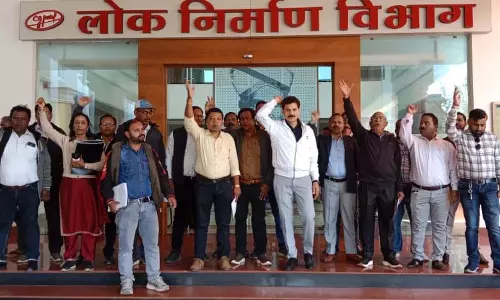 हड़ताल को सफल बनाने नवा रायपुर फेडरेशन का विभागों में टेबल टू टेबल संपर्क अभियान हड़ताल को सफल बनाने नवा रायपुर फेडरेशन का विभागों में टेबल टू टेबल संपर्क अभियान