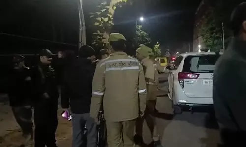 Aligarh मुस्लिम यूनिवर्सिटी कैंपस में टीचर की गोली मारकर हत्या, पुलिस जांच जारी Aligarh मुस्लिम यूनिवर्सिटी कैंपस में टीचर की गोली मारकर हत्या, पुलिस जांच जारी
