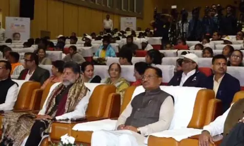 सांसद खेल महोत्सव समापन समारोह में शामिल हुए CM विष्णुदेव साय और MP बृजमोहन अग्रवाल सांसद खेल महोत्सव समापन समारोह में शामिल हुए CM विष्णुदेव साय और MP बृजमोहन अग्रवाल