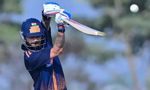 Vijay Hazare Trophy : विराट कोहली के शानदार शतक ने दिल्ली की चेज़ में अहम भूमिका निभाई Vijay Hazare Trophy : विराट कोहली के शानदार शतक ने दिल्ली की चेज़ में अहम भूमिका निभाई