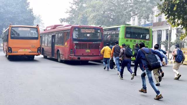New Delhi: दिल्ली सरकार ने बस संचालन में लागू किया सख्त नियम New Delhi: दिल्ली सरकार ने बस संचालन में लागू किया सख्त नियम