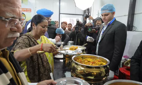 सिर्फ 5 रुपये में पौष्टिक भोजन, दिल्ली CM ने 45 ‘अटल कैंटीन’ का किया उद्घाटन