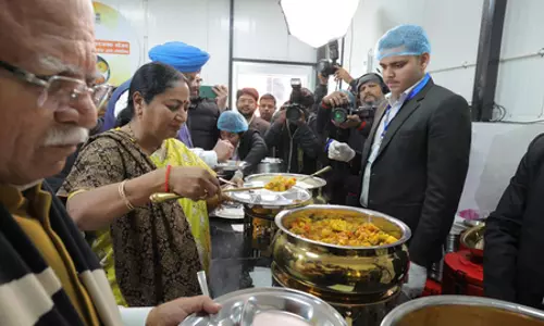 दिल्ली में सिर्फ 5 रुपए में खाना, 45 अटल कैंटीन का उद्घाटन दिल्ली में सिर्फ 5 रुपए में खाना, 45 अटल कैंटीन का उद्घाटन