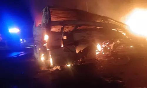 Karnataka हादसा: बस से चार जले हुए शव बरामद किए गए
