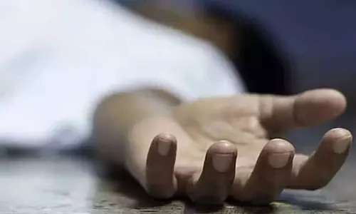 Tirupur में बस दुर्घटना में ड्राइवर की मौत, 10 लोग घायल Tirupur में बस दुर्घटना में ड्राइवर की मौत, 10 लोग घायल