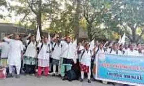 Tamil Nadu सरकार पहले चरण में 1,000 से ज़्यादा कॉन्ट्रैक्ट नर्सों को रेगुलर करेगी
