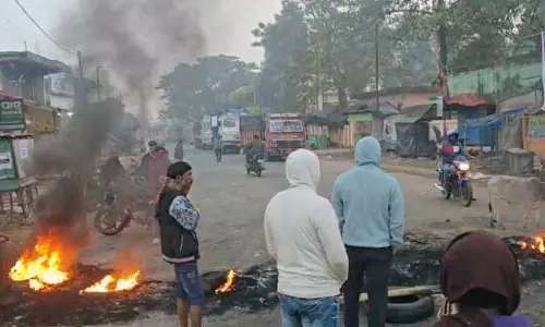 नाबालिग लड़की से रेप और हत्या के विरोध में आज छह घंटे का Chandbali बंद नाबालिग लड़की से रेप और हत्या के विरोध में आज छह घंटे का Chandbali बंद