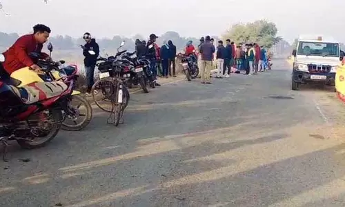 Nuapada में मोटरसाइकिल नदी में गिरने से दो लोगों की मौत, दो घायल