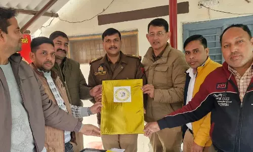 Bareilly: प्रयागराज सिंह ने थाना प्रभारी के रूप में संभाली कमान Bareilly: प्रयागराज सिंह ने थाना प्रभारी के रूप में संभाली कमान
