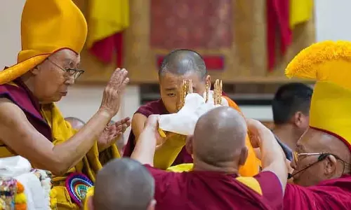 Mundgod : दलाई लामा ने लंबी उम्र की पूजा में हिस्सा लिया Mundgod : दलाई लामा ने लंबी उम्र की पूजा में हिस्सा लिया