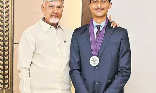 Andhra : घुड़सवारी एथलीट शशांक ने चंद्रबाबू नायडू से मुलाकात की