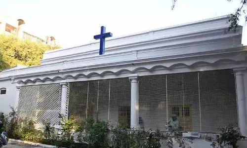 St. Luke Hindustani Church ने उर्दू में रविवार की प्रार्थना सभा की सौ साल पुरानी परंपरा जारी रखी St. Luke Hindustani Church ने उर्दू में रविवार की प्रार्थना सभा की सौ साल पुरानी परंपरा जारी रखी