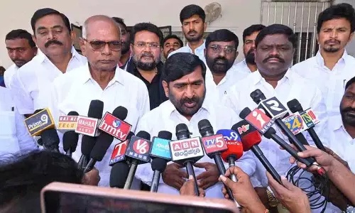 रेवंत रेड्डी KCR के समर्थन के लायक भी नहीं हैं: जगदीश रेड्डी रेवंत रेड्डी KCR के समर्थन के लायक भी नहीं हैं: जगदीश रेड्डी