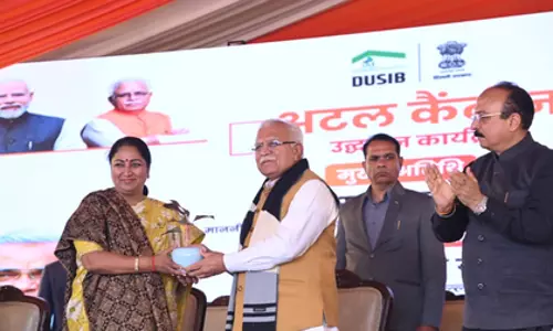 मनोहर लाल ने 45 अटल कैंटीन शुरू करने का श्रेय दिल्ली के CM को दिया मनोहर लाल ने 45 अटल कैंटीन शुरू करने का श्रेय दिल्ली के CM को दिया