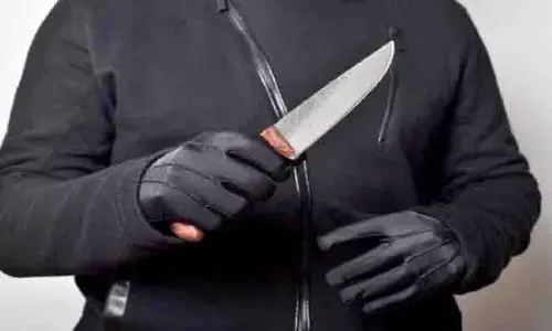 Ludhiana में महिला ने मनी ट्रांसफर ऑफिस में लुटेरे को काबू किया Ludhiana में महिला ने मनी ट्रांसफर ऑफिस में लुटेरे को काबू किया
