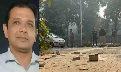 Aligarh में एक टीचर को बंदूकधारी ने गोली मारकर हत्या कर दी, जिसने कहा था अब तुम मुझे जान जाओगे Aligarh में एक टीचर को बंदूकधारी ने गोली मारकर हत्या कर दी, जिसने कहा था अब तुम मुझे जान जाओगे