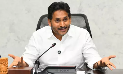 संस्थानों के गलत इस्तेमाल का आरोप, YSRCP ने सीएम नायडू को घेरा