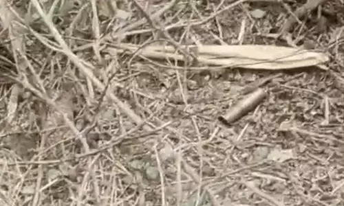 खेत में मिला मजदूर का शव, परिजनों ने गोली मारकर हत्या की आशंका जताई