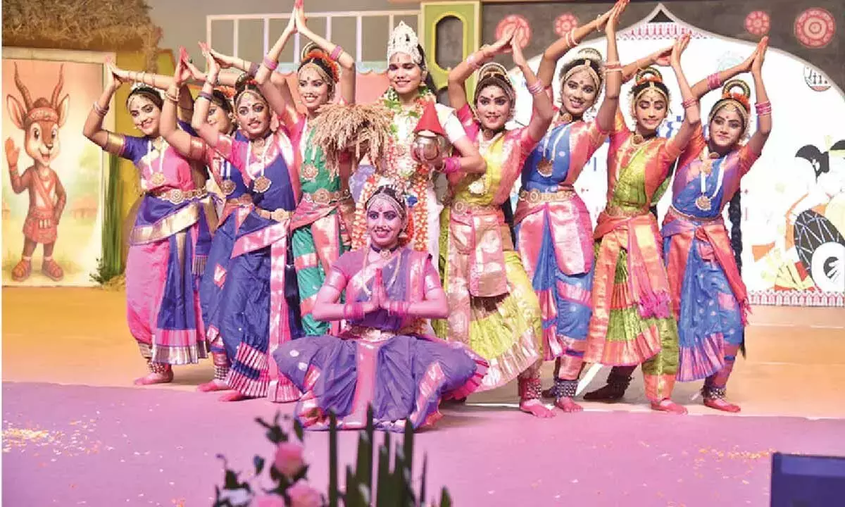 Andhra: पेसा दिवस आदिवासी संस्कृति और अधिकारों का जश्न मनाता है