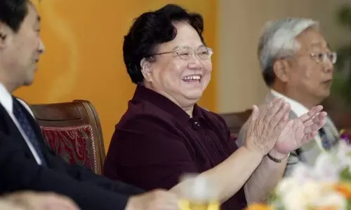 China की एक-बच्चा नीति के प्रमुख की मौत पर ऑनलाइन गुस्सा भड़का, शोक नहीं China की एक-बच्चा नीति के प्रमुख की मौत पर ऑनलाइन गुस्सा भड़का, शोक नहीं