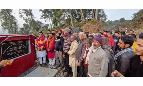 जसरोटिया ने 50 लाख रुपये की Juthana एप्रोच रोड का उद्घाटन किया जसरोटिया ने 50 लाख रुपये की Juthana एप्रोच रोड का उद्घाटन किया