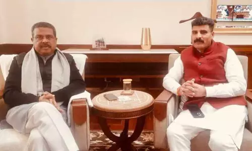 पवन ने J&K की शिक्षा प्रणाली की ओर केंद्रीय मंत्री का ध्यान दिलाया