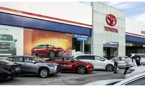 Toyota की नवंबर में बिक्री में दुर्लभ गिरावट आई, जिसका कारण चीन था Toyota की नवंबर में बिक्री में दुर्लभ गिरावट आई, जिसका कारण चीन था