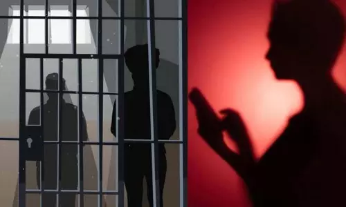 Honeytrap Case: महिला यूट्यूबर और पत्रकार समेत नौ अन्य गिरफ्तार Honeytrap Case: महिला यूट्यूबर और पत्रकार समेत नौ अन्य गिरफ्तार