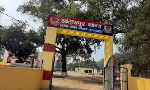 जमीन में गड़ा शव बरामद, हत्या की आशंका जमीन में गड़ा शव बरामद, हत्या की आशंका