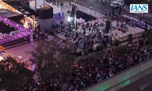 अहमदाबाद में कांकड़िया कार्निवल 2025 की भव्य शुरुआत अहमदाबाद में कांकड़िया कार्निवल 2025 की भव्य शुरुआत