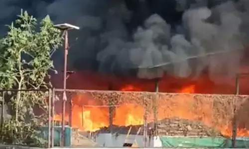 मगरलोड मणिकंचन केंद्र में भीषण आग, चार घंटे की कड़ी मशक्कत के बाद काबू