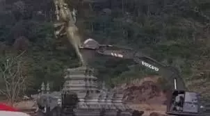 Cambodia: तोड़ी गई भगवान विष्णु की मूर्ति, भारत ने दिया जवाब Cambodia: तोड़ी गई भगवान विष्णु की मूर्ति, भारत ने दिया जवाब