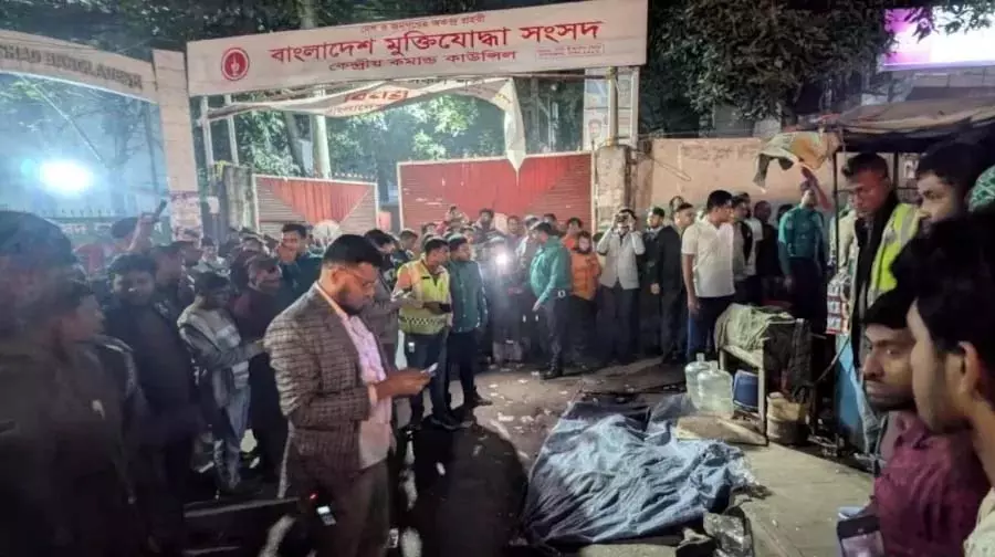 ढाका यूनिवर्सिटी में तोड़फोड़, हालात बेकाबू ढाका यूनिवर्सिटी में तोड़फोड़, हालात बेकाबू