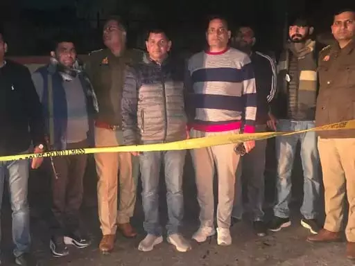 पुलिस मुठभेड़ में दुष्कर्म का आरोपी घायल, पैर में गोली लगी पुलिस मुठभेड़ में दुष्कर्म का आरोपी घायल, पैर में गोली लगी