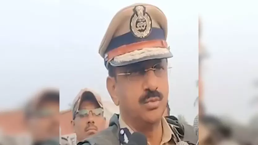 ट्रक ने खोया नियंत्रण और स्लीपर बस के फ्यूल टैंक से टकराया, बस हादसे पर बोले IGP ट्रक ने खोया नियंत्रण और स्लीपर बस के फ्यूल टैंक से टकराया, बस हादसे पर बोले IGP