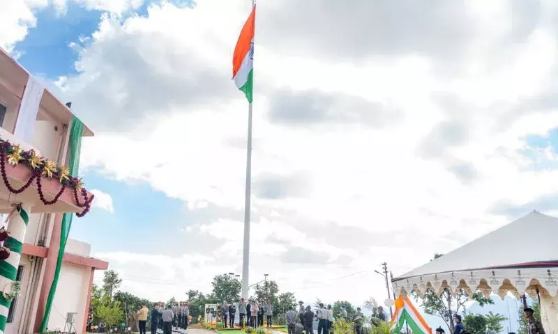 Mizoram के राज्यपाल ने आइजोल में किया राज्य के सबसे ऊँचे तिरंगे का उद्घाटन Mizoram के राज्यपाल ने आइजोल में किया राज्य के सबसे ऊँचे तिरंगे का उद्घाटन