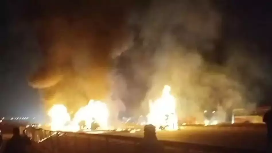 बस में आग लगने से 9 की मौत, राष्ट्रपति मुर्मू ने जताया दुख बस में आग लगने से 9 की मौत, राष्ट्रपति मुर्मू ने जताया दुख